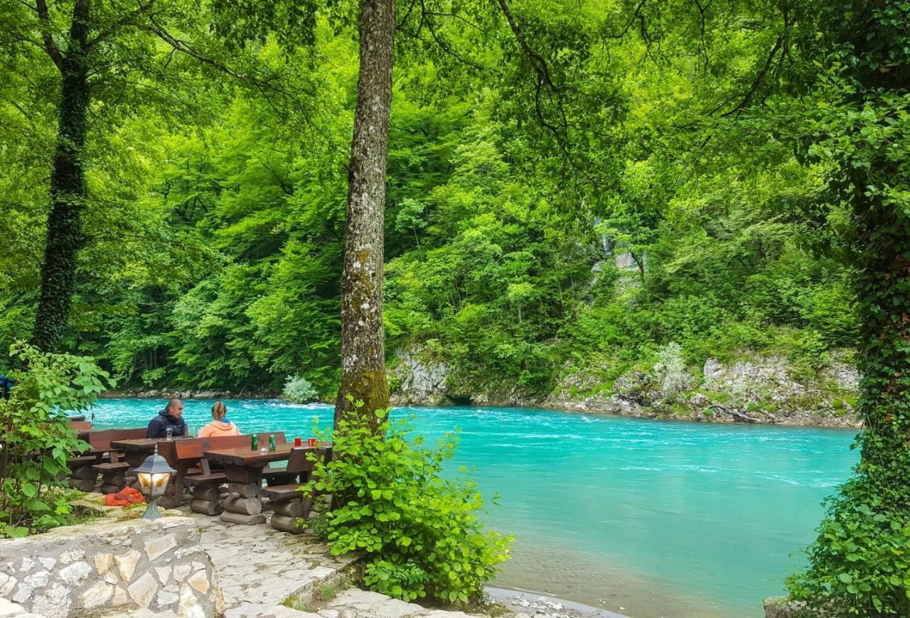 Rafting Camp Encijan Hotel ฟอชา ภายนอก รูปภาพ