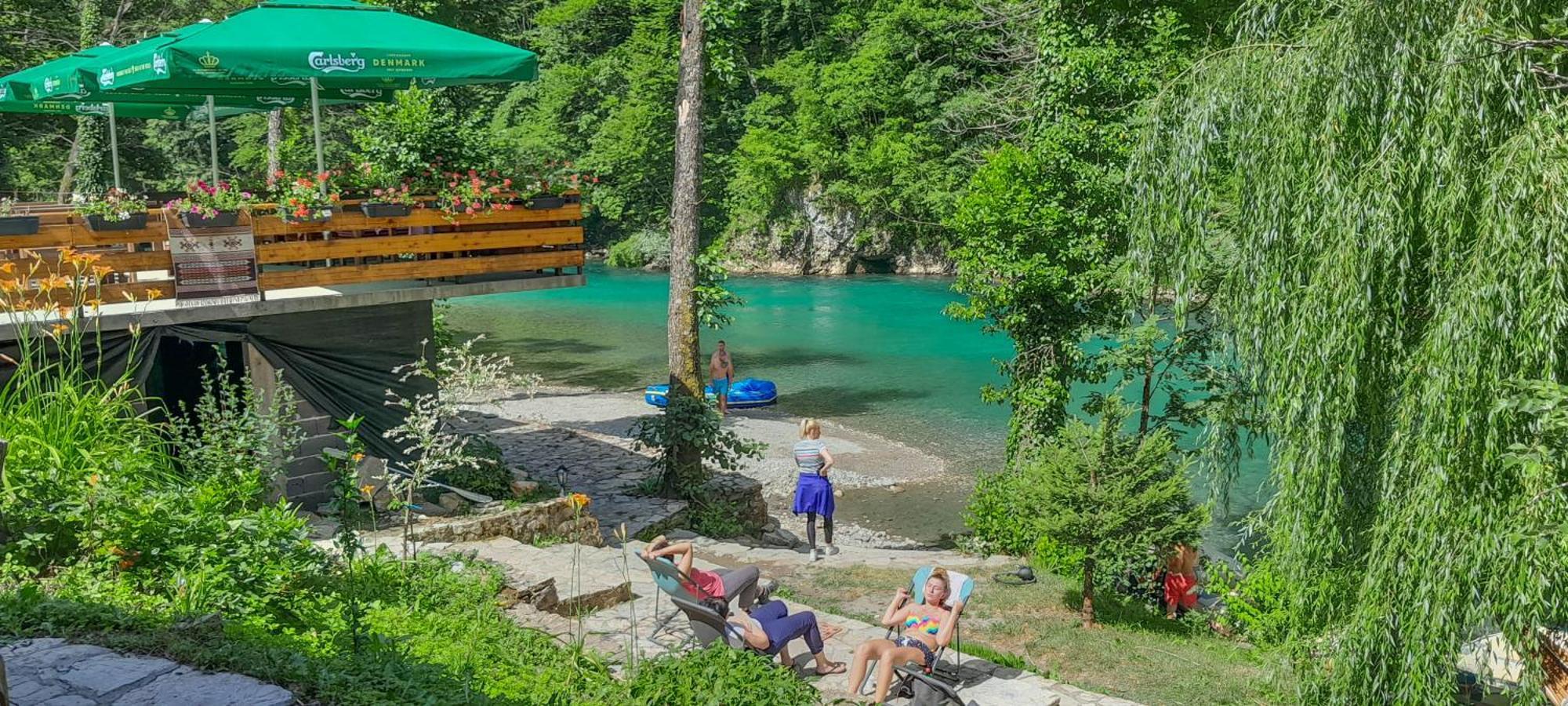 Rafting Camp Encijan Hotel ฟอชา ภายนอก รูปภาพ