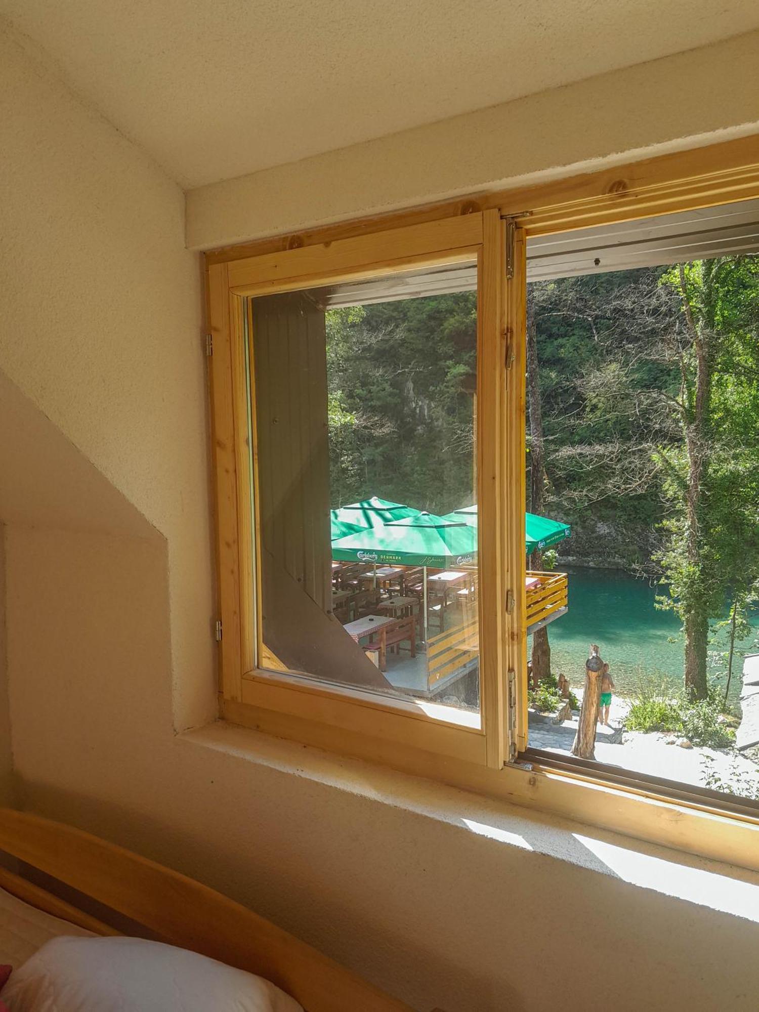 Rafting Camp Encijan Hotel ฟอชา ภายนอก รูปภาพ